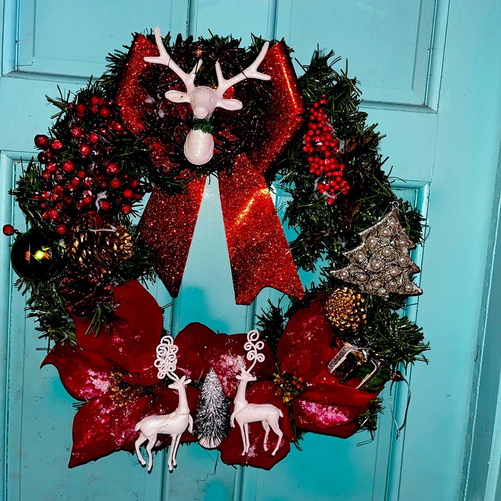 White reindeer wreath
